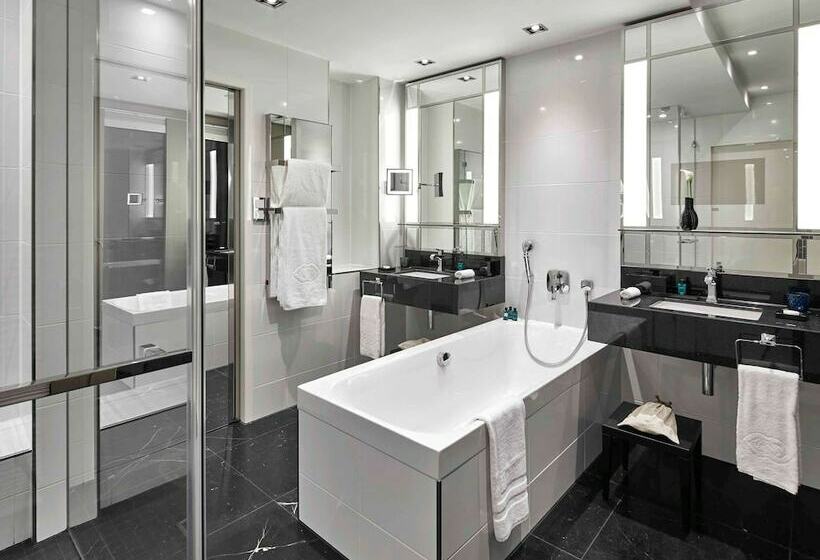 جناح جونيور, Sofitel Frankfurt Opera