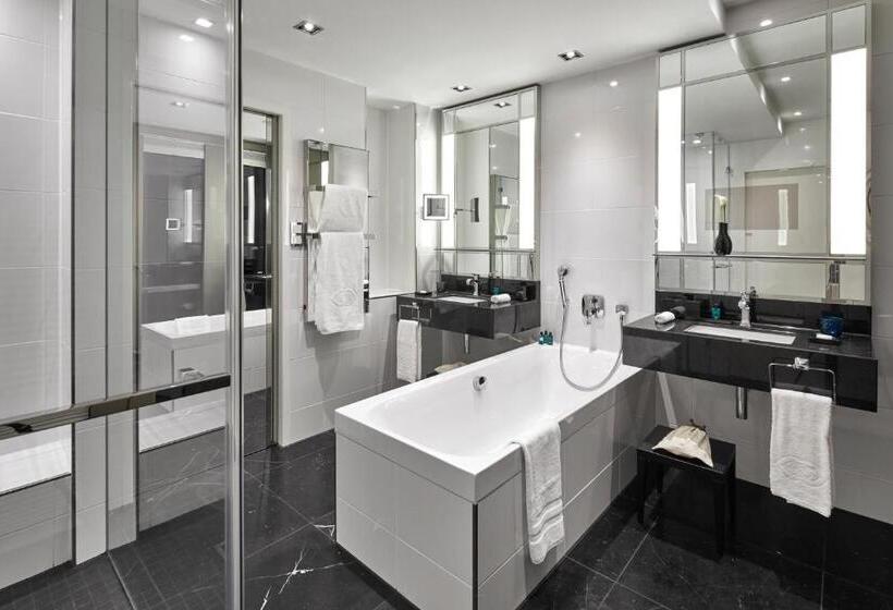 جناح جونيور, Sofitel Frankfurt Opera