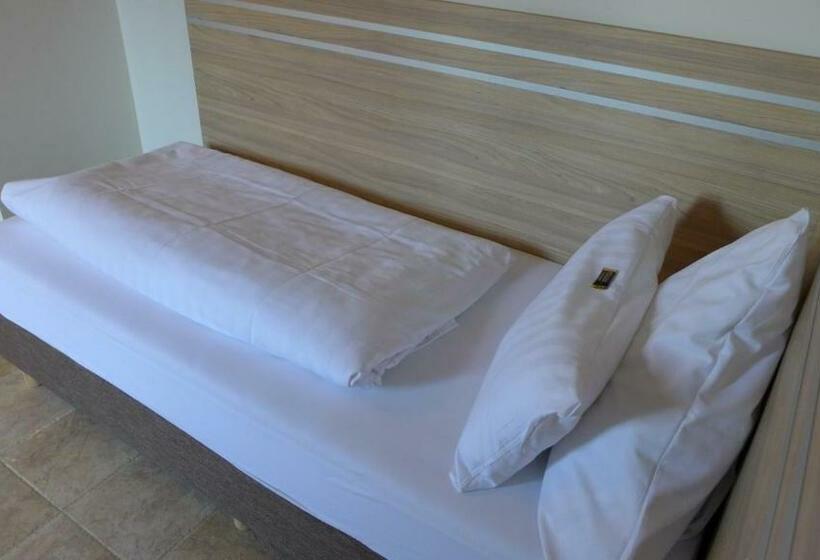 Номер Стандарт Индивидуальный, St Michael Atrona Gmbh