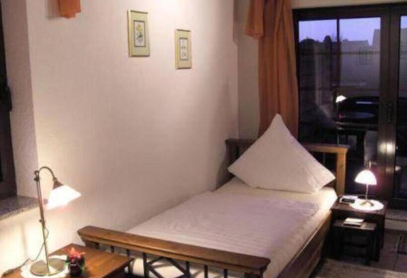 Номер Стандарт Индивидуальный, St Michael Atrona Gmbh