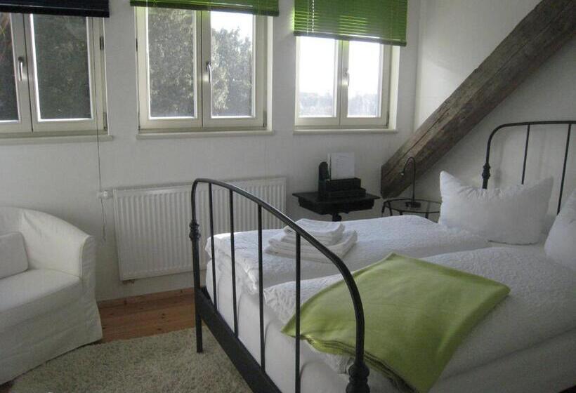 Номер Basic, To`n Schlagboom