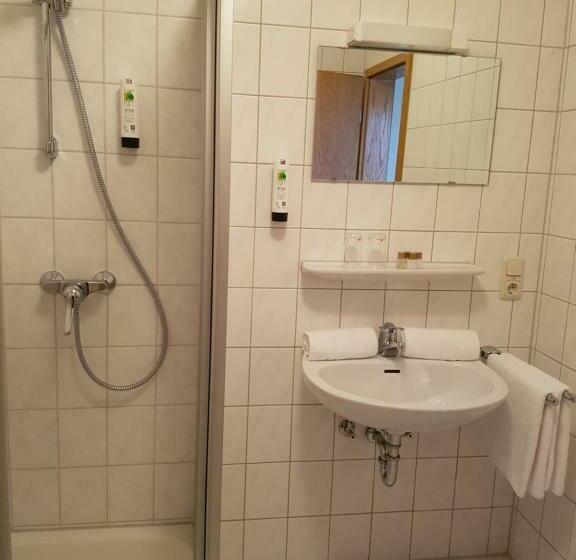 Номер Стандарт Индивидуальный, Zum Anger