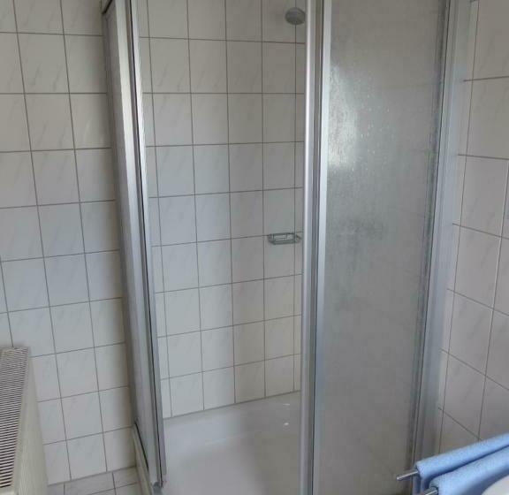 Номер Стандарт, Zum Anger