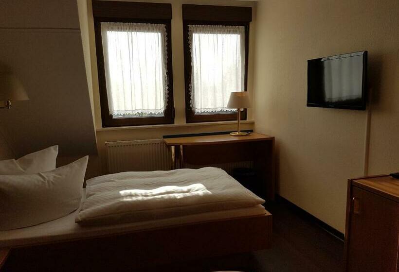 Номер Стандарт Индивидуальный, Zum Anger