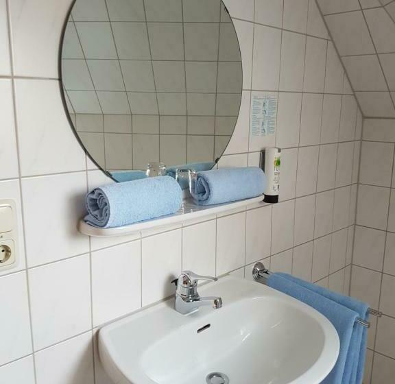 Номер Стандарт Индивидуальный, Zum Anger