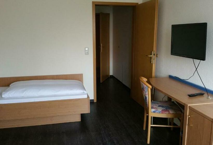 Номер Стандарт Индивидуальный, Zum Anger