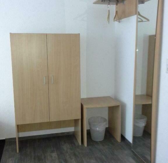 스탠다드 트리플 룸, Stadthotel Espelkamp