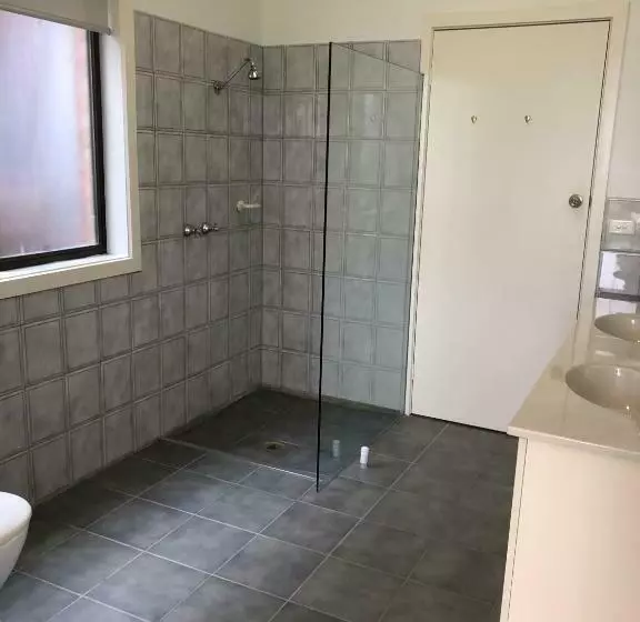 デラックスルーム, Banksia Park Estate