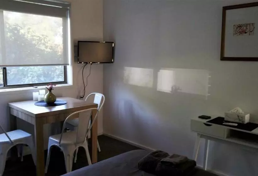 ファミリーステューディオ, Banksia Park Estate