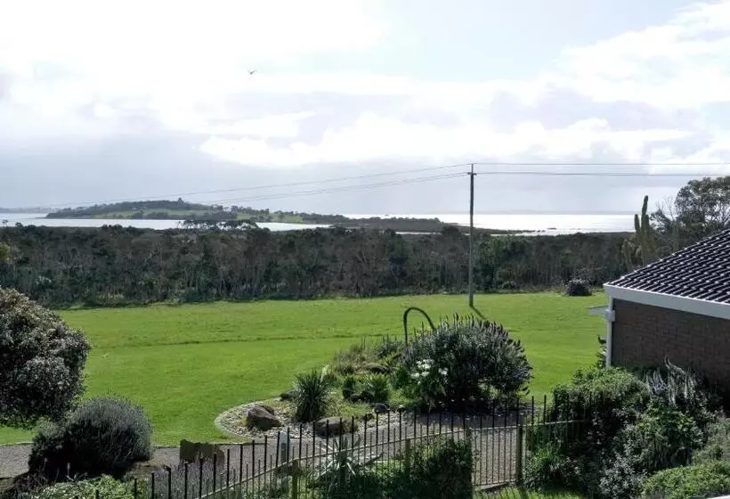 デラックススタジオ, Banksia Park Estate