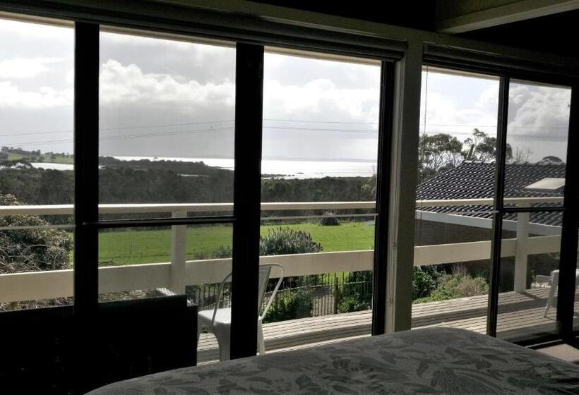 إستوديو ديلوكس, Banksia Park Estate