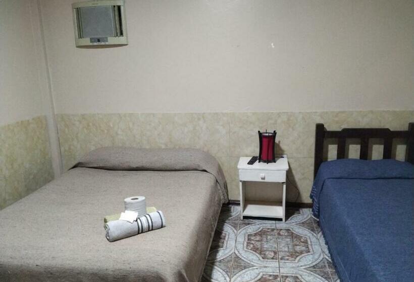 バスルーム共有のトリプルスタンダード, El Guembe Suites