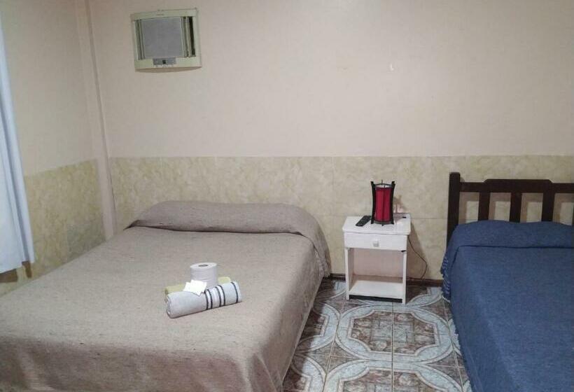 バスルーム共有のトリプルスタンダード, El Guembe Suites