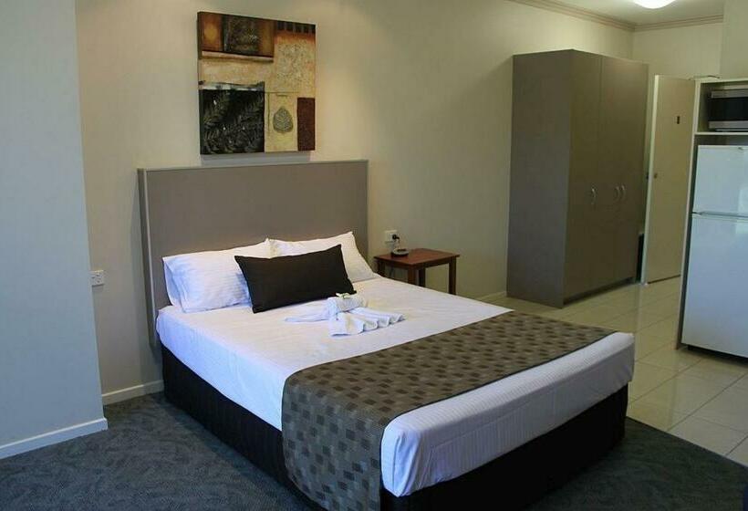 استودیوی استاندارد, Emerald Executive Apartments