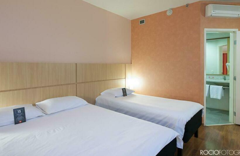 标准间, Ibis Uberlandia