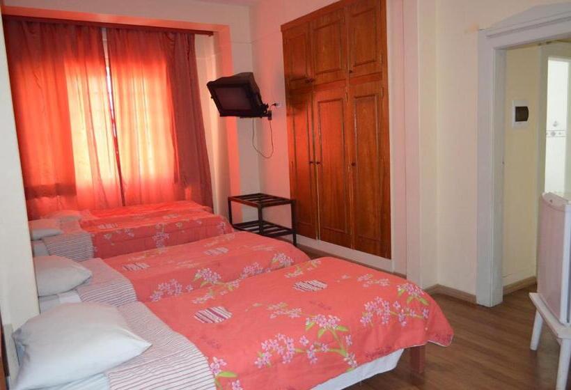 اتاق استاندارد سه نفره, Lux