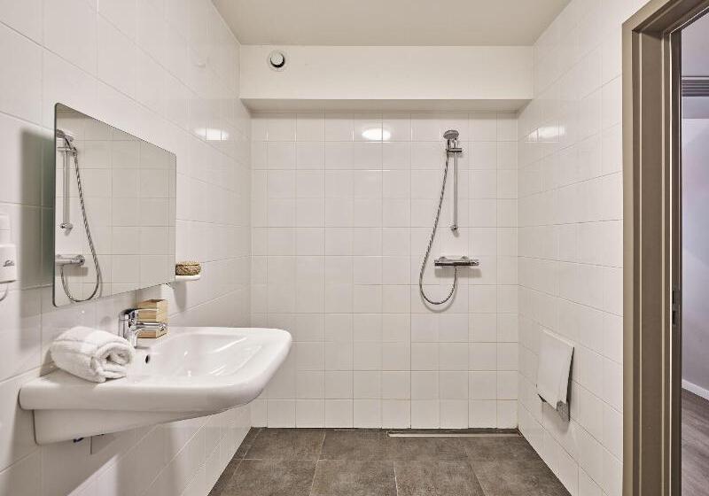 اتاق استاندارد سه نفره, Lux