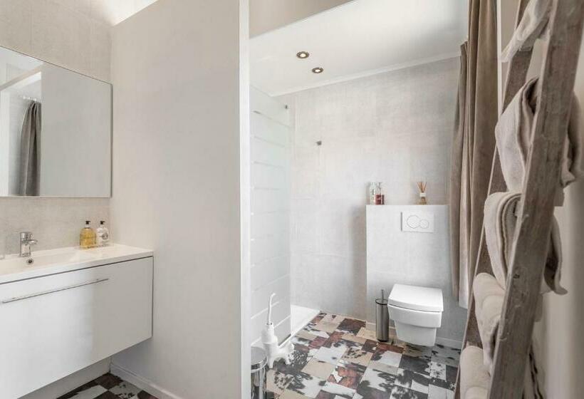 스탠다드 발코니 룸, Restaurant & Guesthouse Cachet De Cire