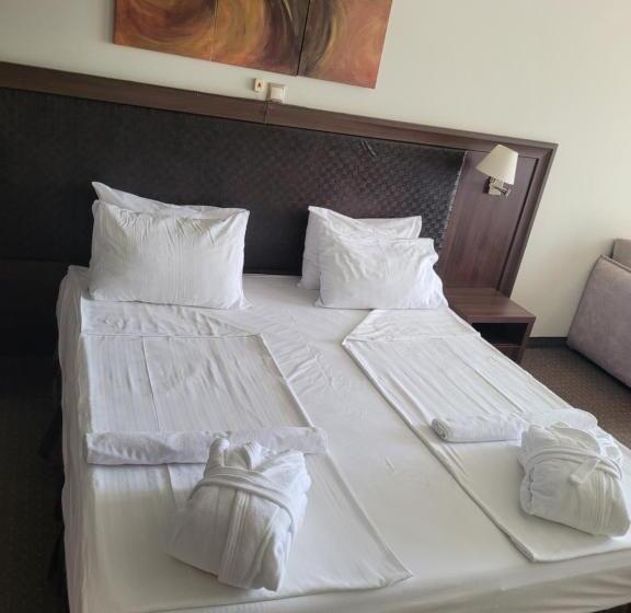 جناح مزوَّد بشرفة, Sana Spa