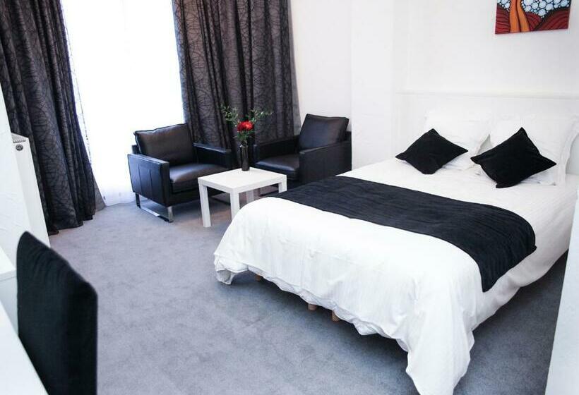 Superior Room with Terrace, Satellite