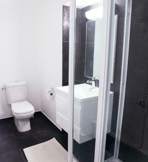 اتاق سوپریور, Satellite