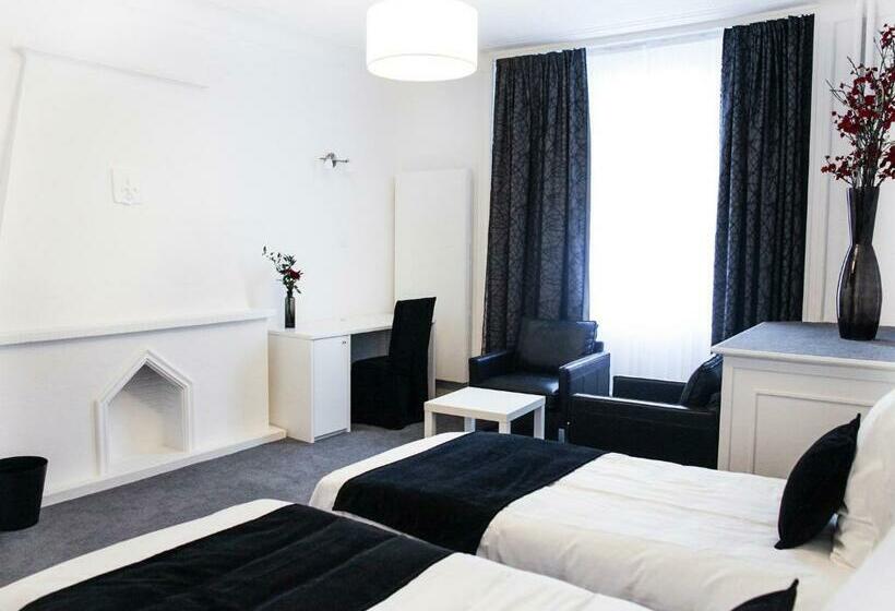 اتاق سوپریور, Satellite