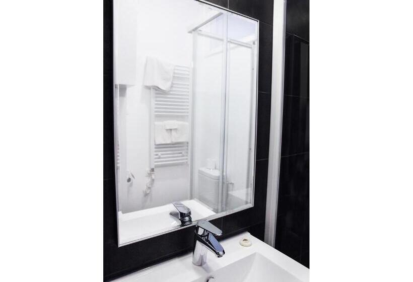 Superior Room with Terrace, Satellite