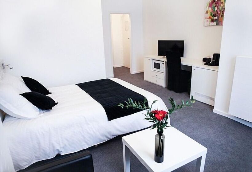 Superior Room with Terrace, Satellite