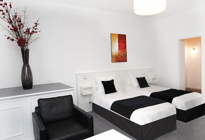 اتاق سوپریور, Satellite