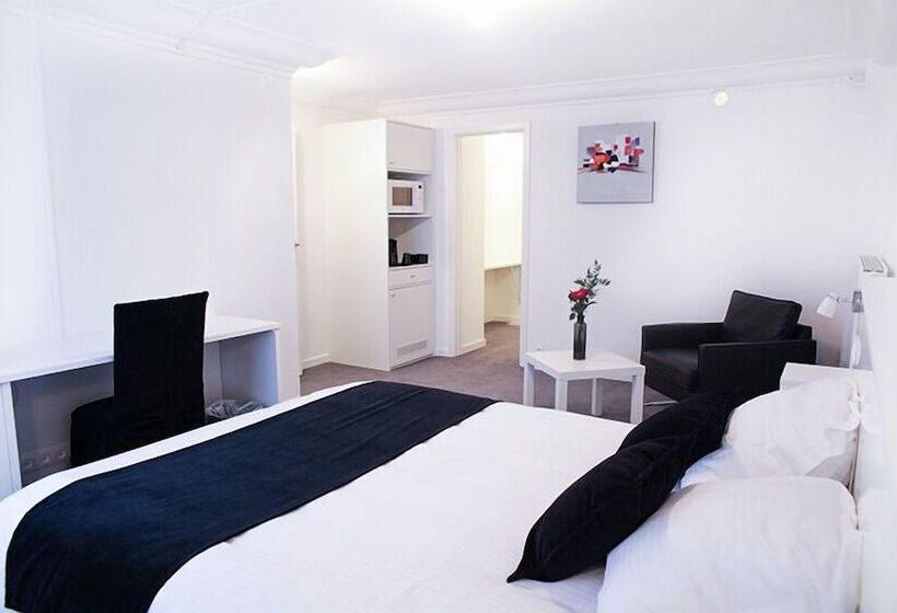 اتاق استاندارد, Satellite