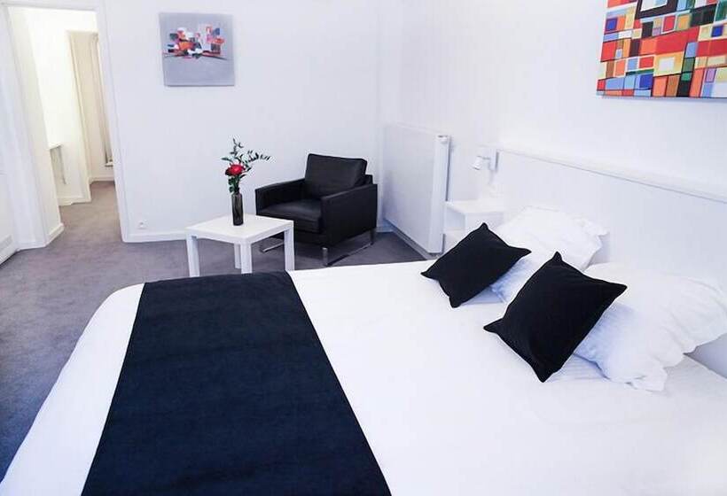 اتاق اکونومی, Satellite