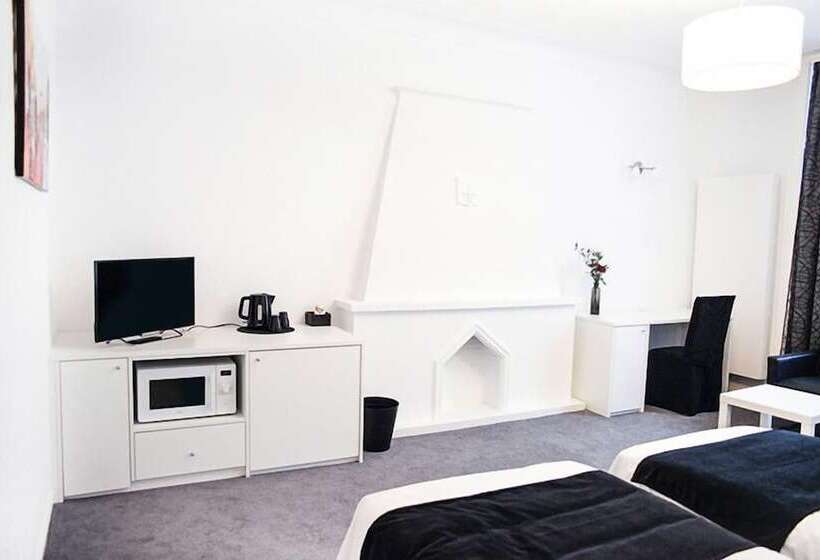 اتاق سوپریور, Satellite