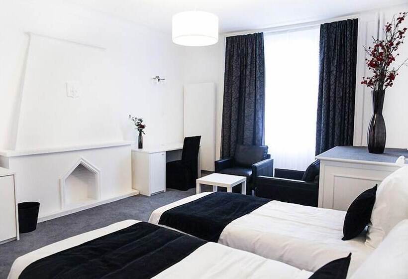 اتاق سوپریور, Satellite