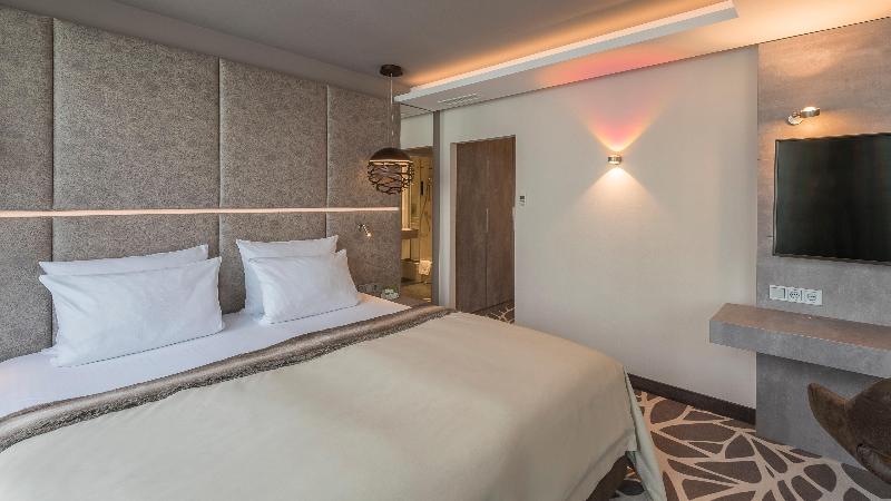 استودیوی استاندارد, My Hotel Yerevan