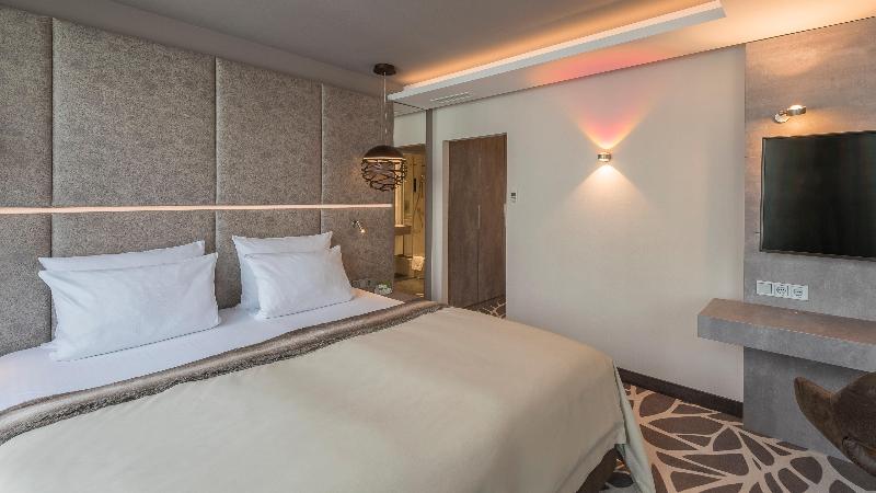 استودیوی استاندارد, My Hotel Yerevan