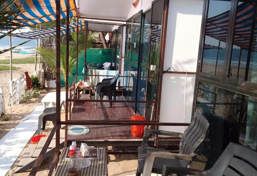 غرفة قياسية مطلّة علي البحر مزوَّدة بشُرفة, Sami Beach Huts