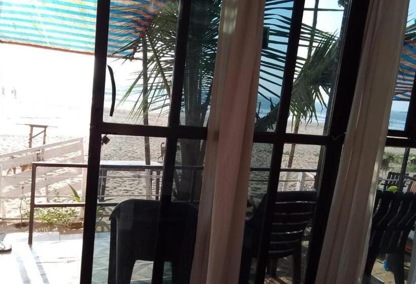 غرفة قياسية مطلّة علي البحر مزوَّدة بشُرفة, Sami Beach Huts