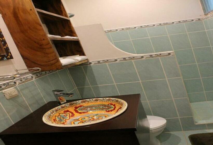 غرفة قياسية, Agua Inn