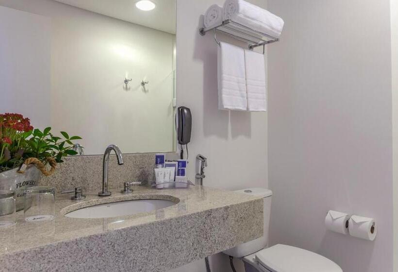 Standart Oda, Blue Tree Towers Valinhos