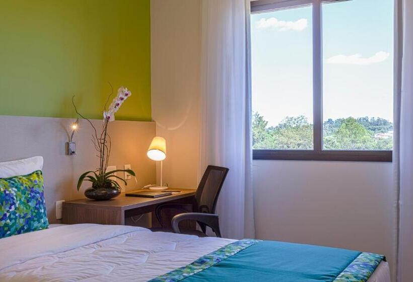 Standart Oda, Blue Tree Towers Valinhos