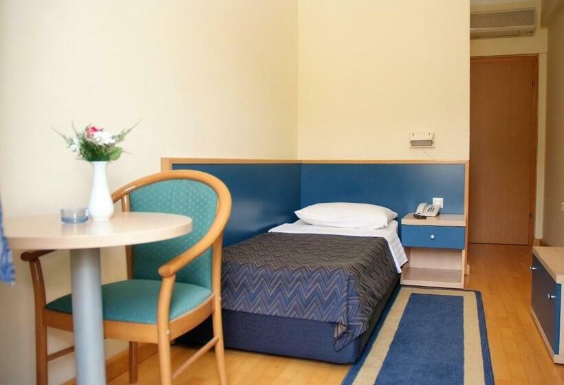 اتاق استاندارد یک نفره, Cubic