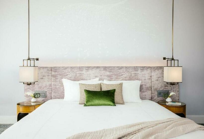 غرفة قياسية سرير كينج, Dream Hollywood, By Hyatt