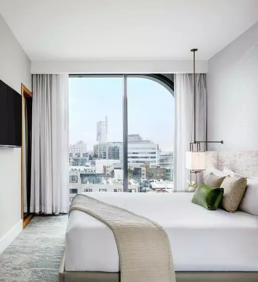 سوئیت با تخت بزرگ, Dream Hollywood, By Hyatt