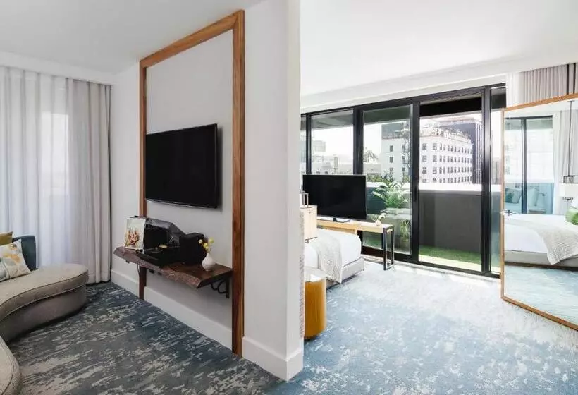 سوئیت با تخت بزرگ, Dream Hollywood, By Hyatt