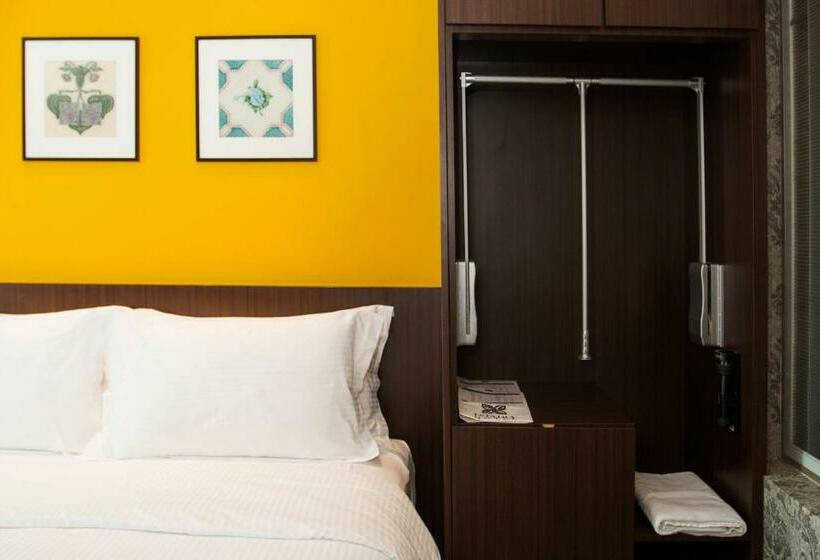 Deluxe Zimmer, Estadia