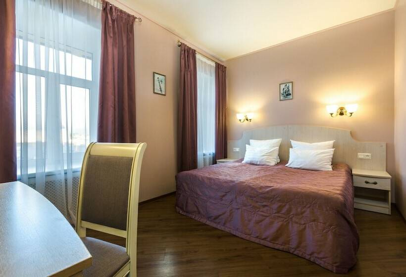 חדר סופריור, Gogol House