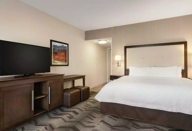 Standard-huone King-vuode, Hampton Inn Turlock
