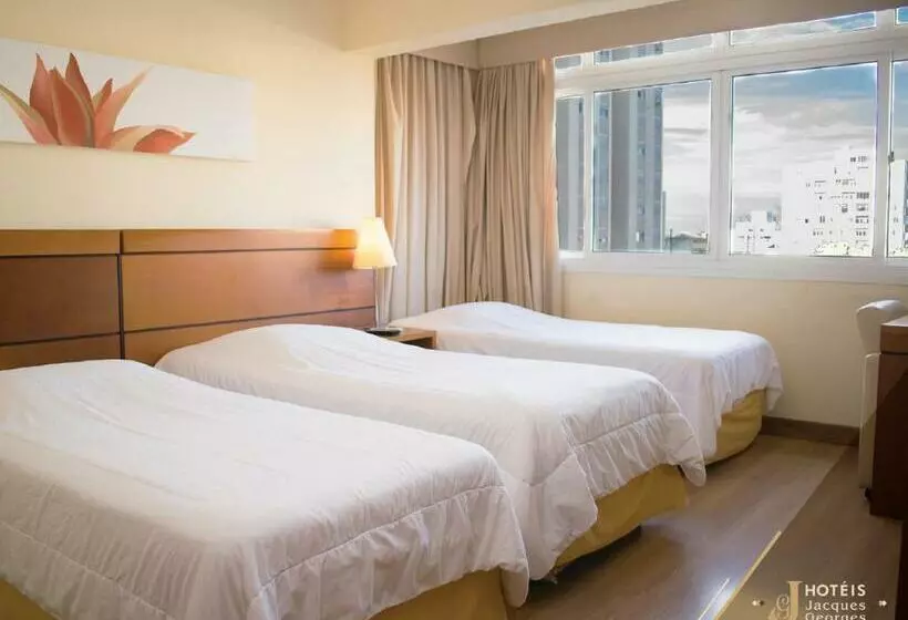 Deluxe Kolmen Hengen Huone, Jacques Georges Business