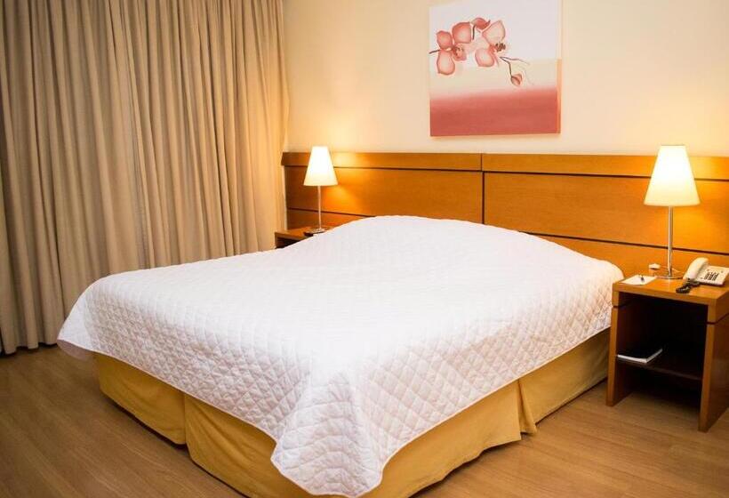 デラックスルーム, Jacques Georges Business