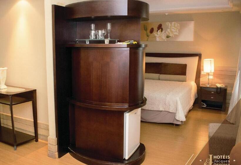 デラックススイート, Jacques Georges Business